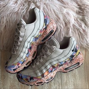 NIKE AIR MAX 90s PREMIUM RETRO NOT SELLING